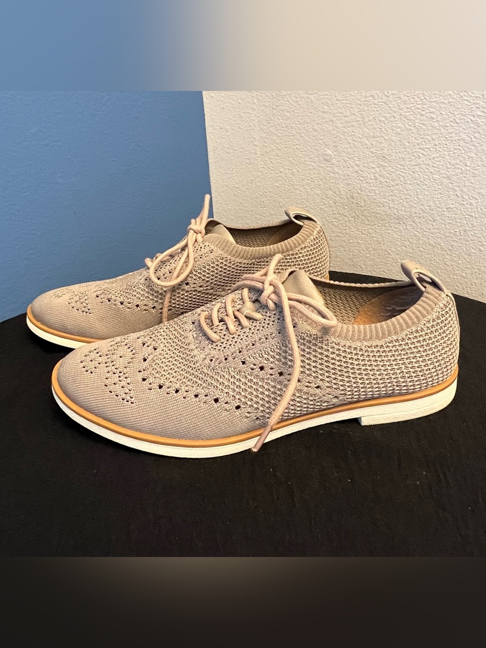EuroSoft Virida Perforated Knit Oxford Sneakers Taupe Women’s Size 7.5 M